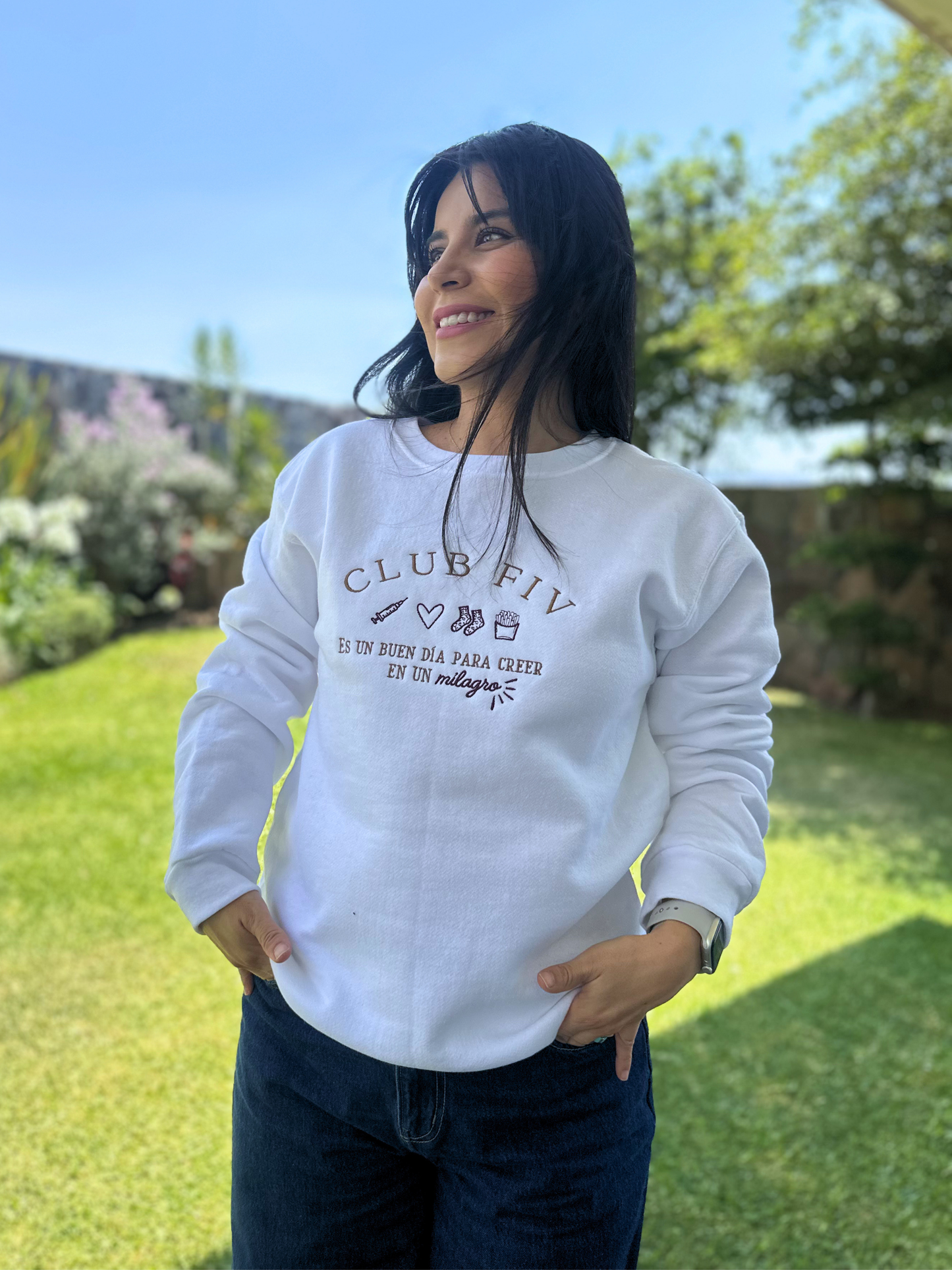 Sudadera CLUB FIV Blanca bordado tinto