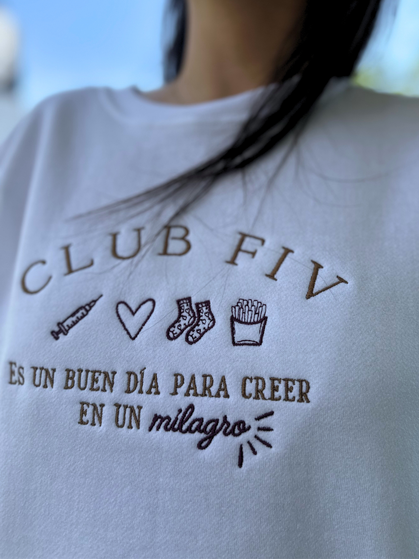 Sudadera CLUB FIV Blanca bordado tinto