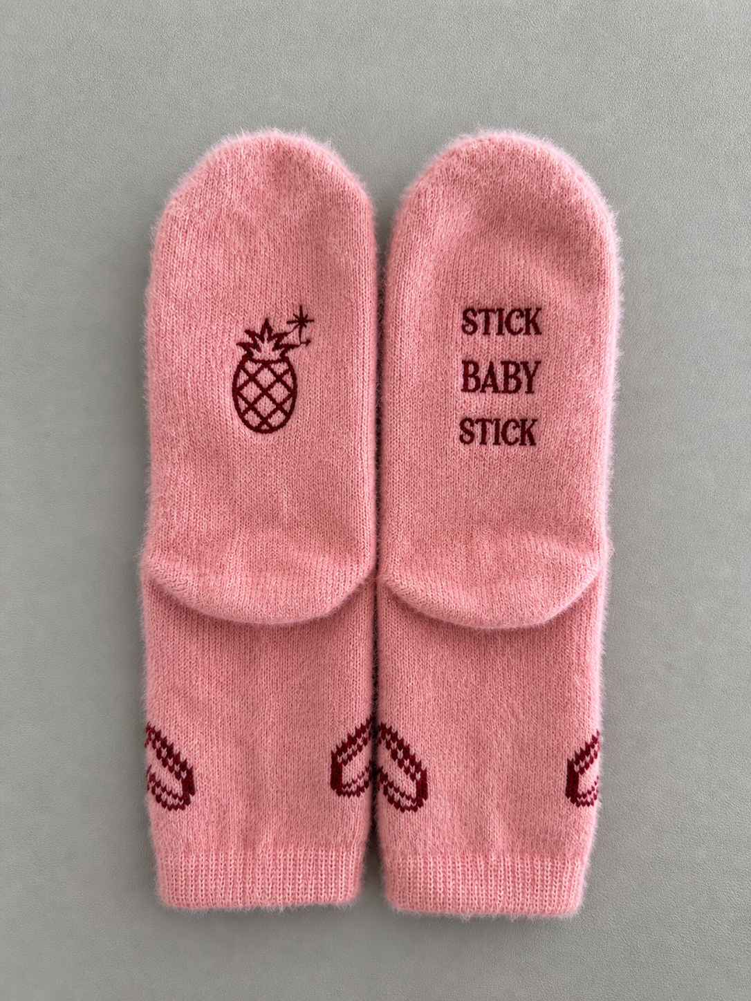 Calcetas "stick baby stick" #3 bordado tinto